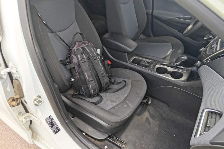 Used Chevrolet Cruze 2018 320 Automatic Pioneer Sunroof Edition Right Front Seat