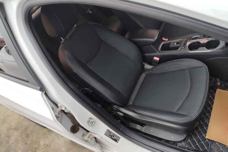 Used Chevrolet Cruze 2018 320 Automatic Pioneer Sunroof Edition Right Front Seat