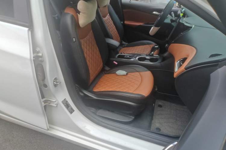 Used Chevrolet Cruze 2018 320 Automatic Pioneer Sunroof Edition Right Front Seat