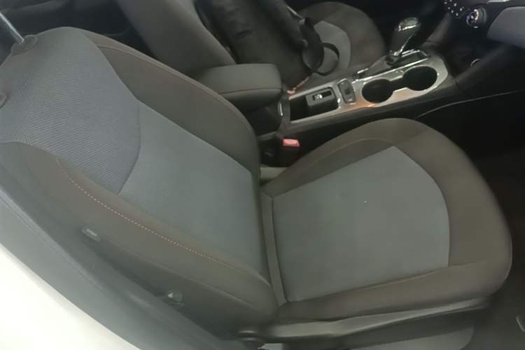 Used Chevrolet Cruze 2018 320 Automatic Pioneer Sunroof Edition Right Front Seat