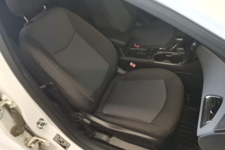 Used Chevrolet Cruze 2018 320 Automatic Pioneer Sunroof Edition Right Front Seat