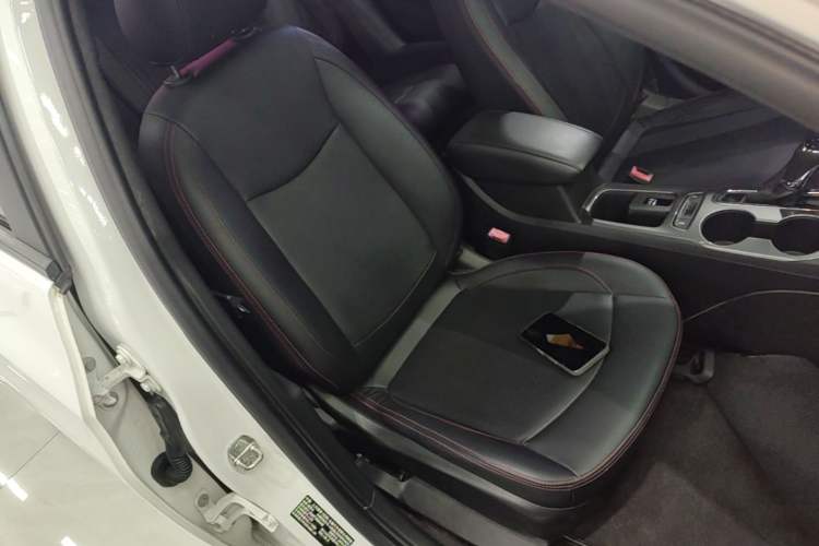 Used Chevrolet Cruze 2018 Redline 320 Automatic Pioneer Edition Right Front Seat