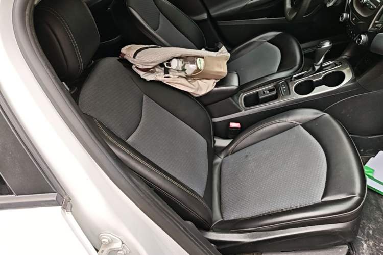 Used Chevrolet Cruze 2018 Hatchback 320 Automatic Xuanfeng Edition Right Front Seat