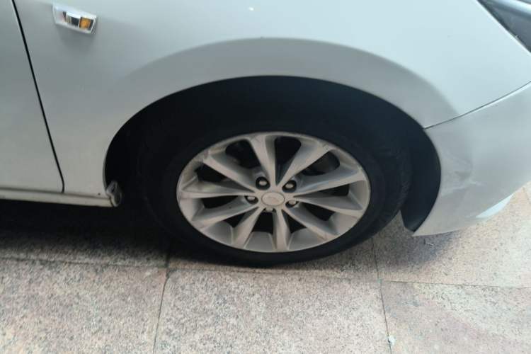 Used Chevrolet Cruze 2018 320 Automatic Pioneer Sunroof Edition Right Front Wheel Hub
