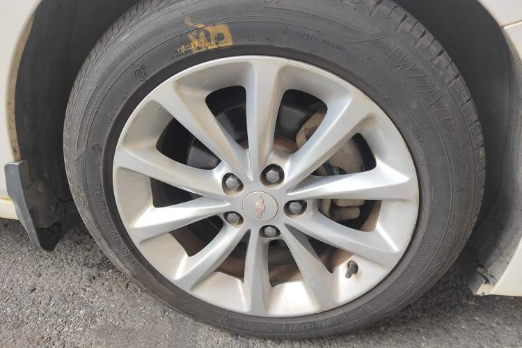 Used Chevrolet Cruze 2018 320 Automatic Pioneer Sunroof Edition Right Front Wheel Hub