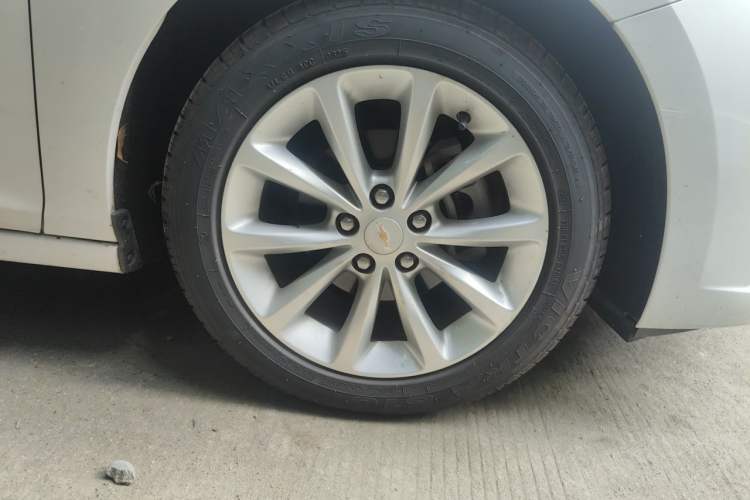 Used Chevrolet Cruze 2018 Revised Version 320 Manual Xuanfeng Edition Right Front Wheel Hub