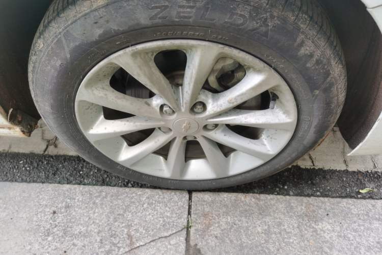 Used Chevrolet Cruze 2018 320 Automatic Pioneer Sunroof Edition Right Front Wheel Hub