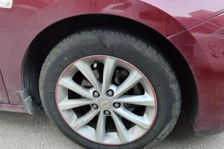 Used Chevrolet Cruze 2018 320 Automatic Pioneer Sunroof Edition Right Front Wheel Hub