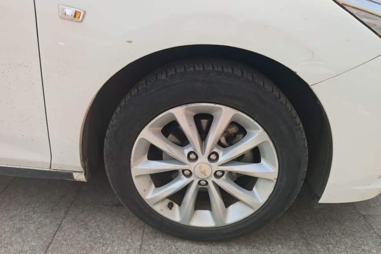 Used Chevrolet Cruze 2018 320 Automatic Pioneer Sunroof Edition Right Front Wheel Hub