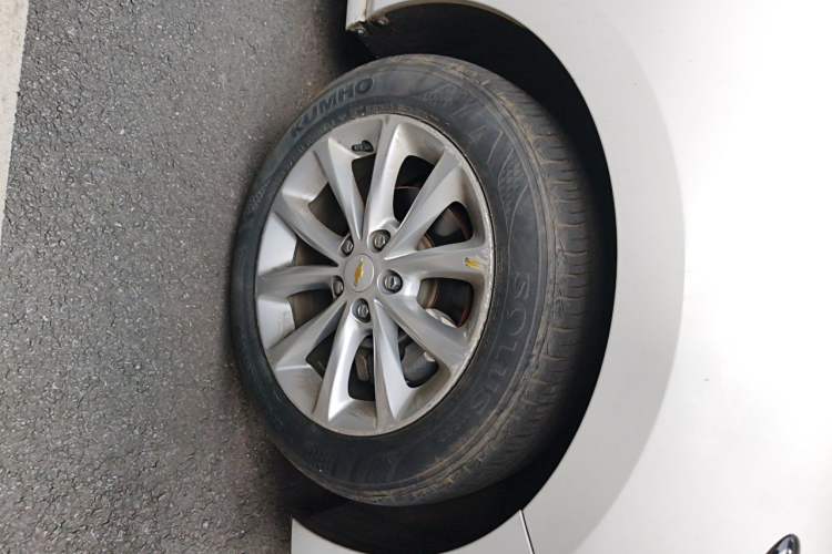 Used Chevrolet Cruze 2018 330T Dual-Clutch Xuanfeng Edition Right Front Wheel Hub