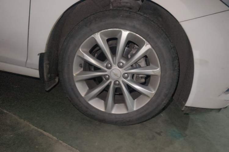 Used Chevrolet Cruze 2018 320 Manual Xuanfeng Edition Right Front Wheel Hub