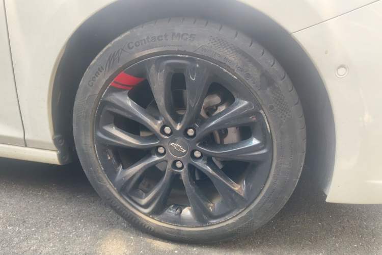 Used Chevrolet Cruze 2018 Redline 330T Dual-Clutch Flagship Edition Right Front Wheel Hub