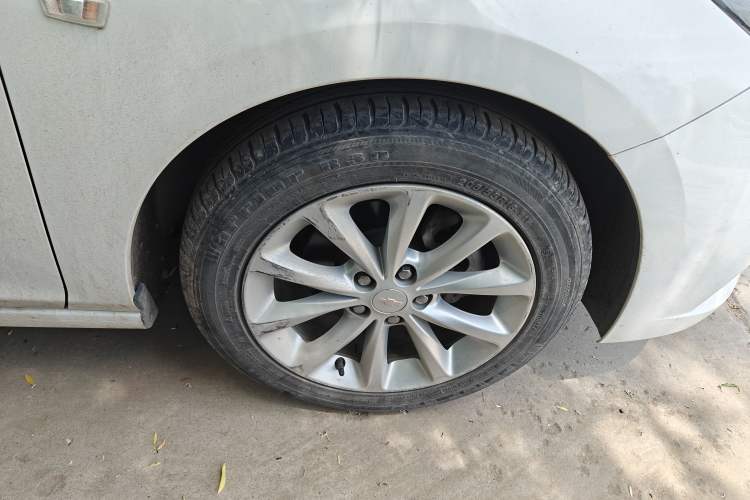 Used Chevrolet Cruze 2018 320 Automatic Pioneer Sunroof Edition Right Front Wheel Hub