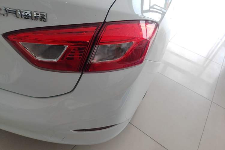 Used Chevrolet Cruze 2018 320 Automatic Pioneer Sunroof Edition Right Rear Taillight