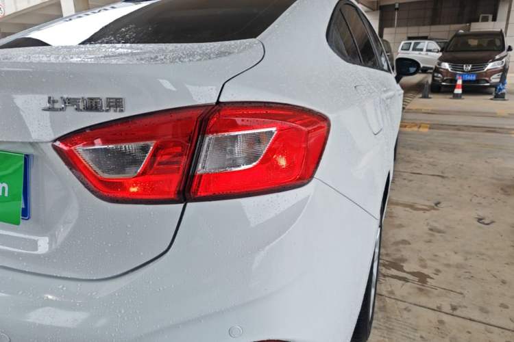 Used Chevrolet Cruze 2018 320 Automatic Pioneer Sunroof Edition Right Rear Taillight