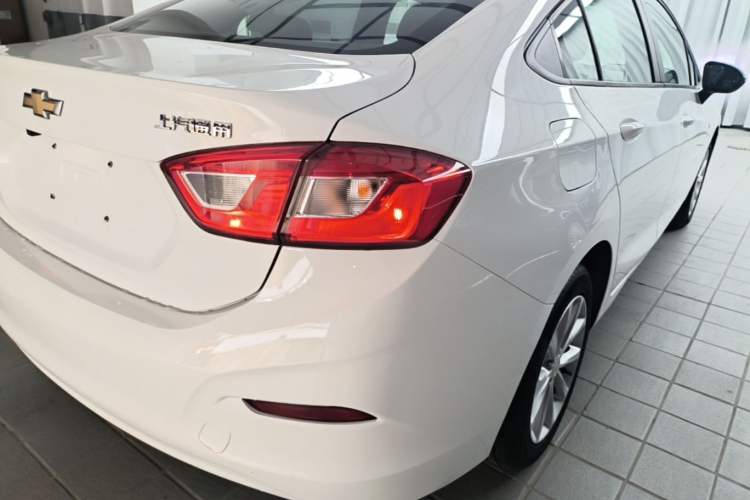Used Chevrolet Cruze 2018 320 Automatic Pioneer Sunroof Edition Right Rear Taillight