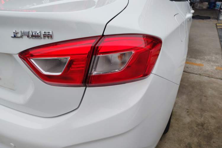 Used Chevrolet Cruze 2018 320 Automatic Pioneer Sunroof Edition Right Rear Taillight