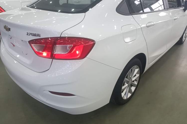 Used Chevrolet Cruze 2018 320 Automatic Pioneer Sunroof Edition Right Rear Taillight
