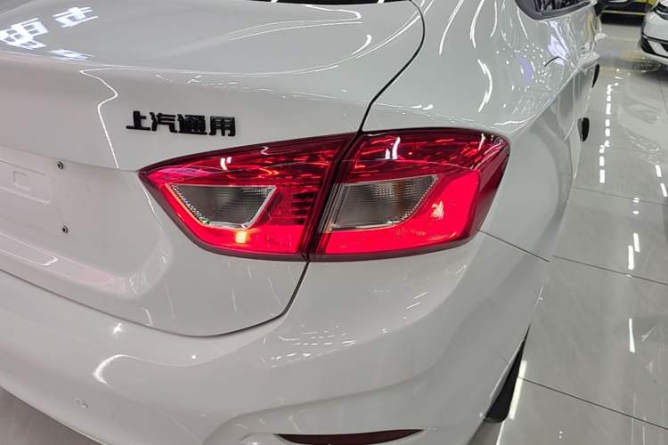 Used Chevrolet Cruze 2018 Redline 320 Automatic Pioneer Edition Right Rear Taillight