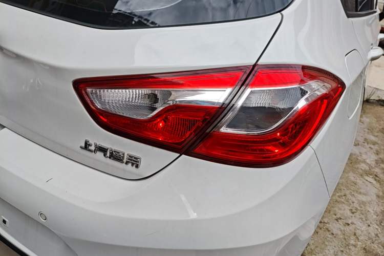 Used Chevrolet Cruze 2018 Hatchback 320 Automatic Xuanfeng Edition Right Rear Taillight