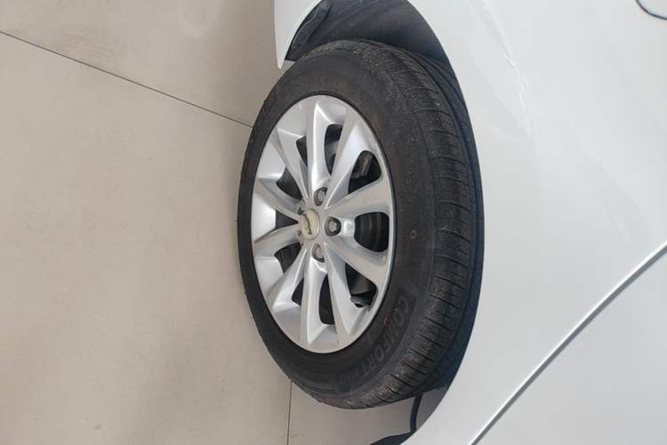 Used Chevrolet Cruze 2018 320 Automatic Pioneer Sunroof Edition Right Rear Wheel Hub