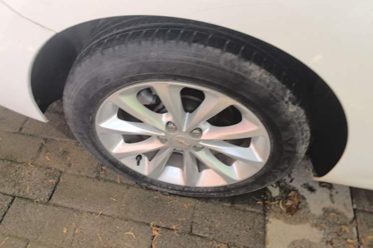 Used Chevrolet Cruze 2018 320 Automatic Pioneer Sunroof Edition Right Rear Wheel Hub