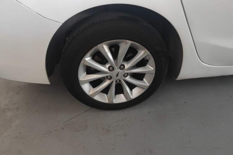 Used Chevrolet Cruze 2018 320 Automatic Pioneer Sunroof Edition Right Rear Wheel Hub
