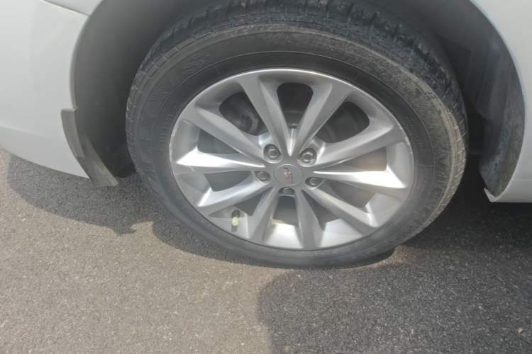 Used Chevrolet Cruze 2018 320 Automatic Pioneer Sunroof Edition Right Rear Wheel Hub