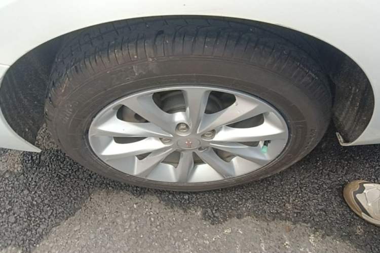 Used Chevrolet Cruze 2018 320 Automatic Pioneer Sunroof Edition Right Rear Wheel Hub