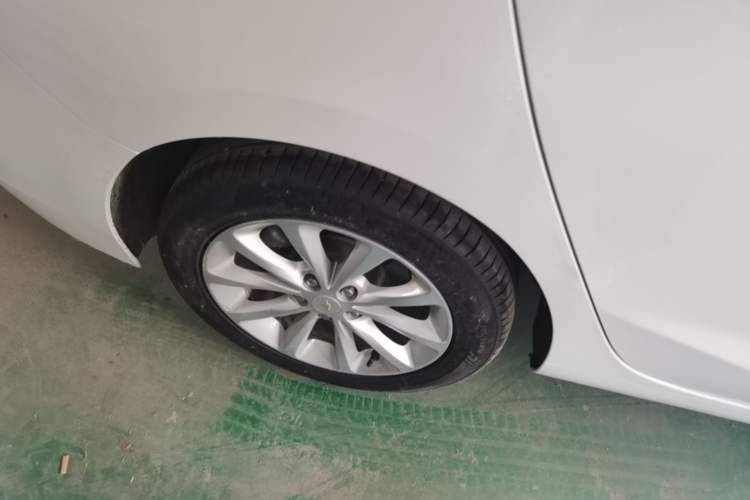 Used Chevrolet Cruze 2018 320 Automatic Pioneer Sunroof Edition Right Rear Wheel Hub