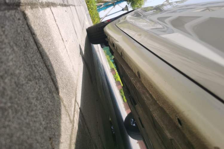 Used Chevrolet Cruze 2018 Redline 320 Automatic Pioneer Edition Right Side Sill