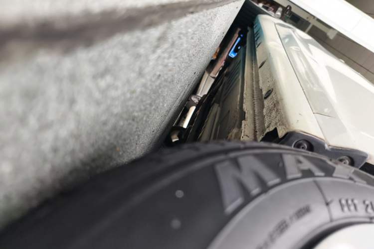 Used Chevrolet Cruze 2018 320 Automatic Pioneer Sunroof Edition Right Side Sill