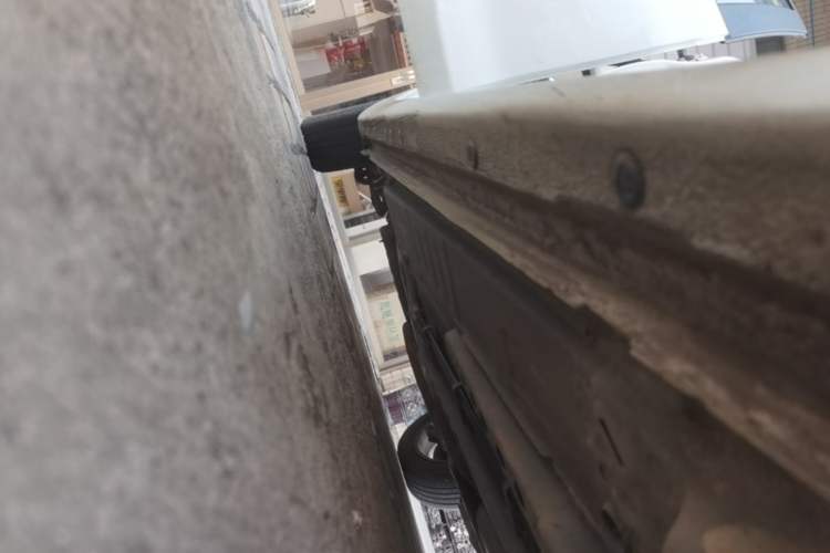 Used Chevrolet Cruze 2018 320 Automatic Pioneer Sunroof Edition Right Side Sill