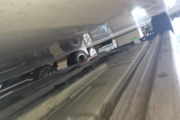 Used Chevrolet Cruze 2018 320 Automatic Pioneer Sunroof Edition Right Side Sill