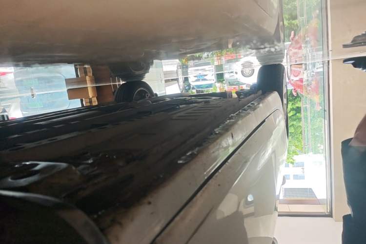 Used Chevrolet Cruze 2018 320 Automatic Pioneer Sunroof Edition Right Side Sill