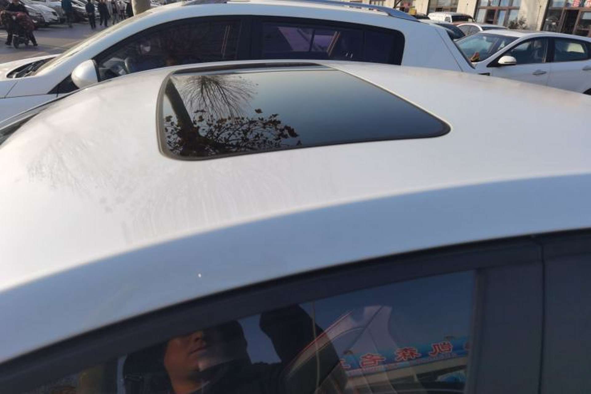 Used Chevrolet Cruze 2018 Redline 320 Automatic Pioneer Edition Roof