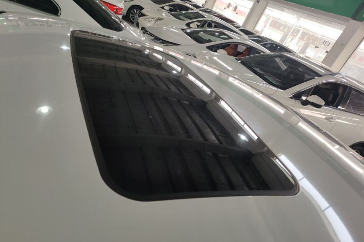 Used Chevrolet Cruze 2018 Redline 320 Automatic Pioneer Edition Roof