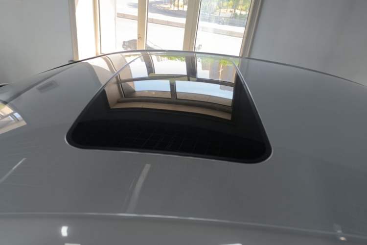 Used Chevrolet Cruze 2018 320 Automatic Pioneer Sunroof Edition Roof