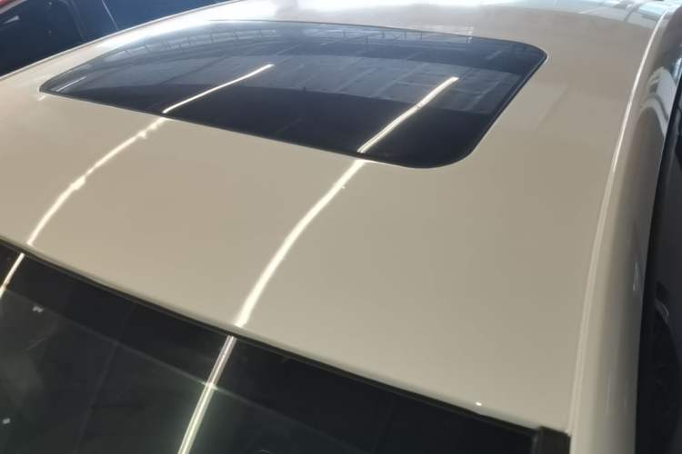 Used Chevrolet Cruze 2018 320 Automatic Pioneer Sunroof Edition Roof