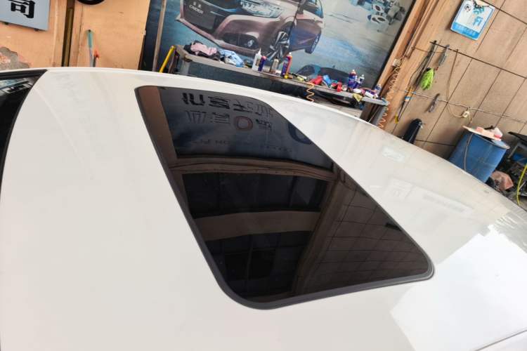 Used Chevrolet Cruze 2018 320 Automatic Pioneer Sunroof Edition Roof