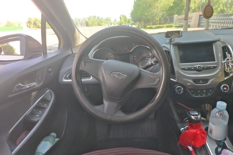 Used Chevrolet Cruze 2018 Redline 320 Automatic Pioneer Edition Steering Wheel