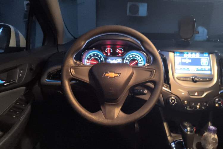 Used Chevrolet Cruze 2018 Revised Version 320 Automatic Pioneer Edition Steering Wheel