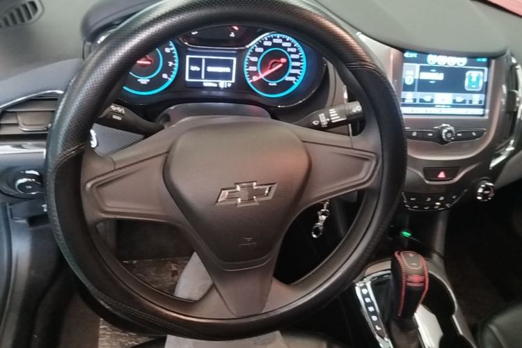 Used Chevrolet Cruze 2018 Redline 320 Automatic Pioneer Edition Steering Wheel