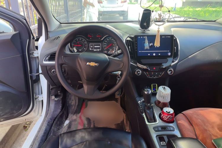 Used Chevrolet Cruze 2018 Redline 320 Automatic Pioneer Edition Steering Wheel