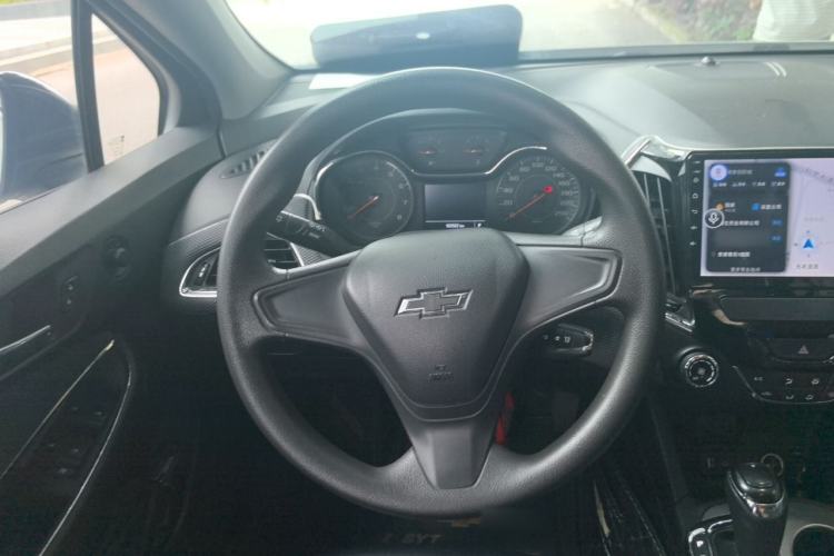 Used Chevrolet Cruze 2018 Redline 320 Automatic Pioneer Edition Steering Wheel