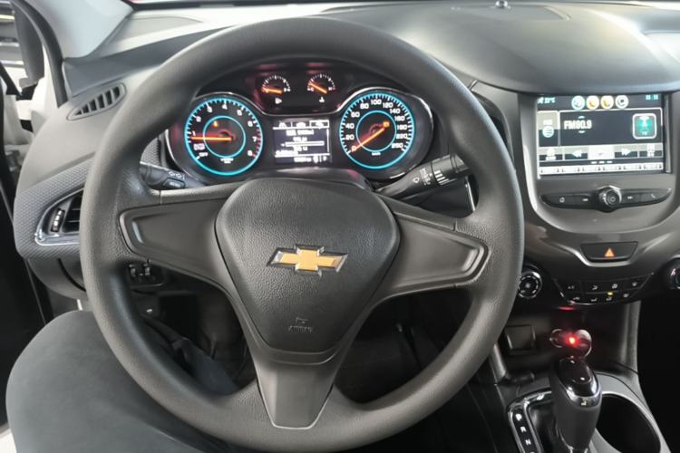 Used Chevrolet Cruze 2018 320 Automatic Pioneer Sunroof Edition Steering Wheel