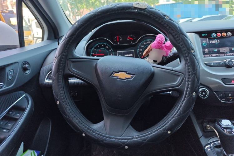 Used Chevrolet Cruze 2018 320 Automatic Pioneer Sunroof Edition Steering Wheel