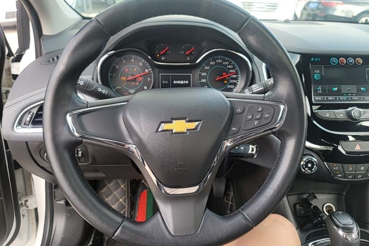 Used Chevrolet Cruze 2018 330T Dual-Clutch Xuanfeng Edition Steering Wheel