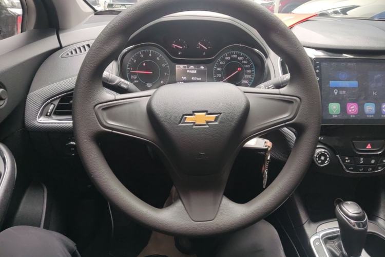 Used Chevrolet Cruze 2018 320 Automatic Pioneer Sunroof Edition Steering Wheel