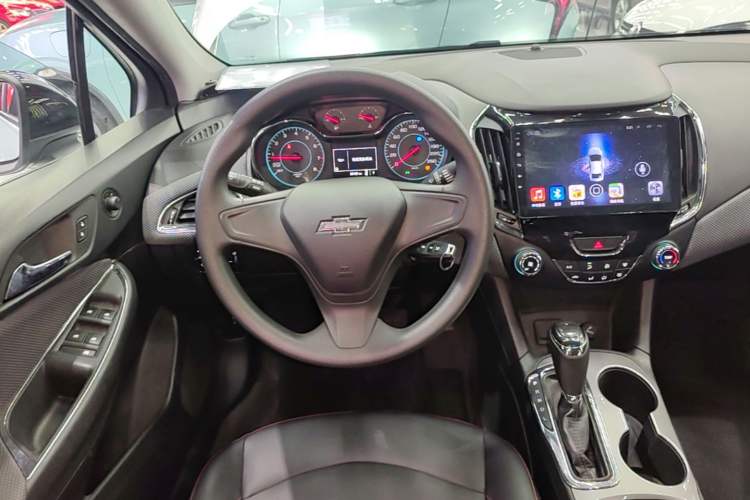 Used Chevrolet Cruze 2018 Redline 320 Automatic Pioneer Edition Steering Wheel